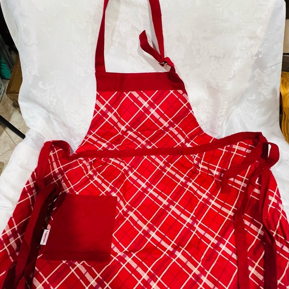 Tupperware Other - NEW in Package- Tupperware Holiday Red Plaid Apron with Pocket